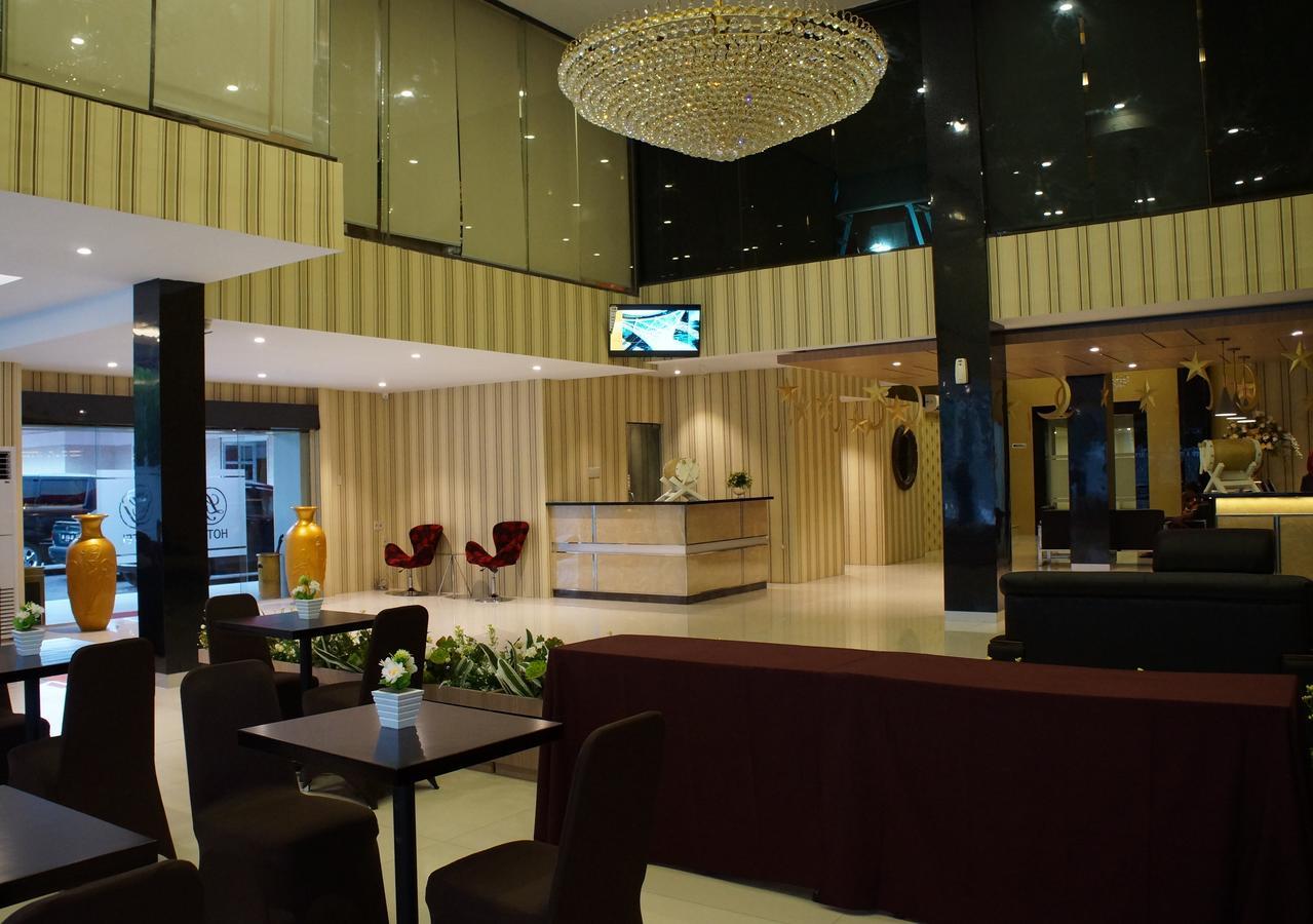 Lj Hotel Medan Buitenkant foto