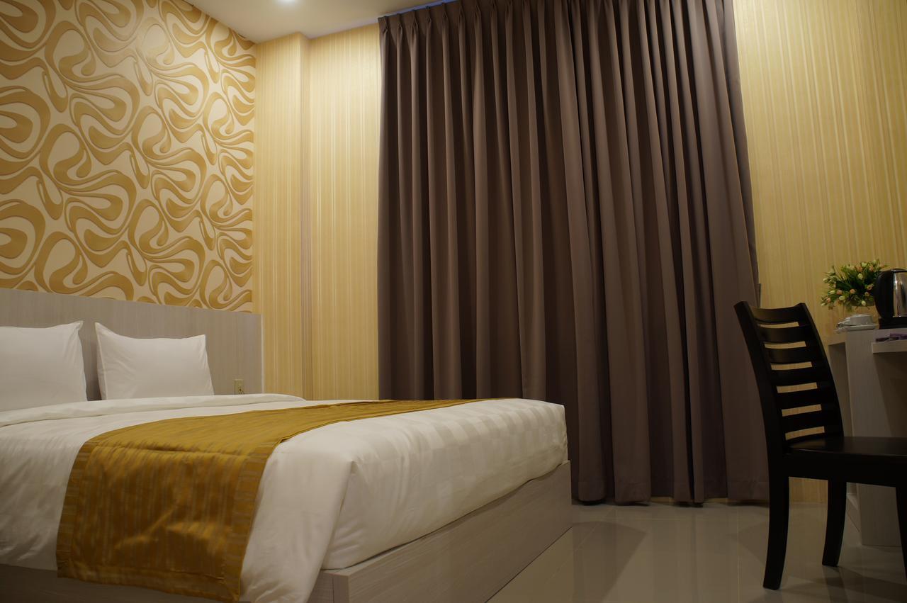 Lj Hotel Medan Buitenkant foto