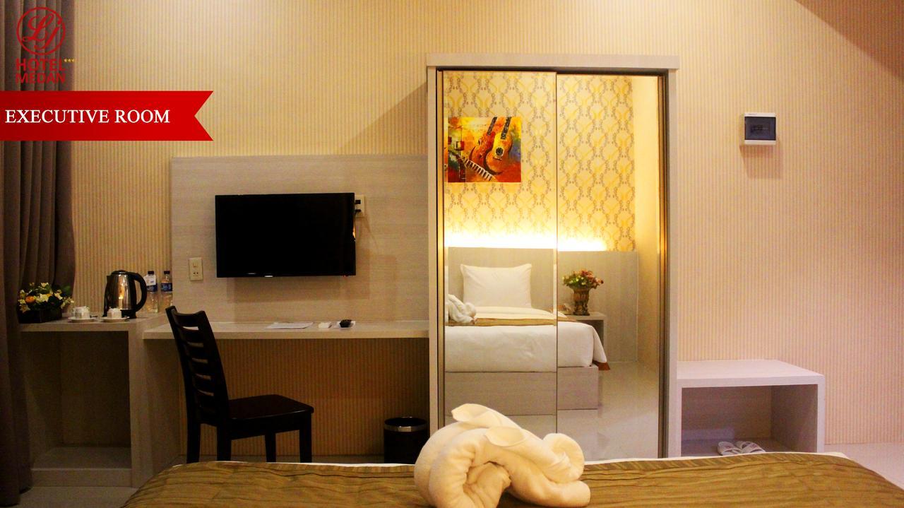 Lj Hotel Medan Buitenkant foto